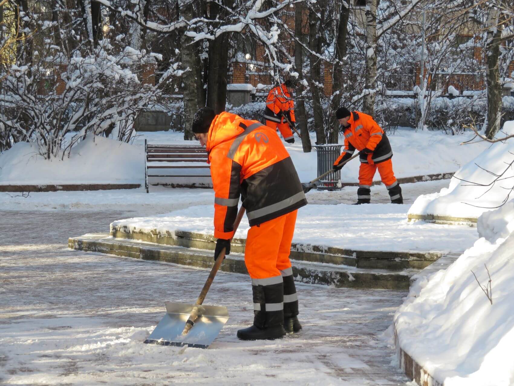 hollu_PR_Schneeraeumen_Eisfrei